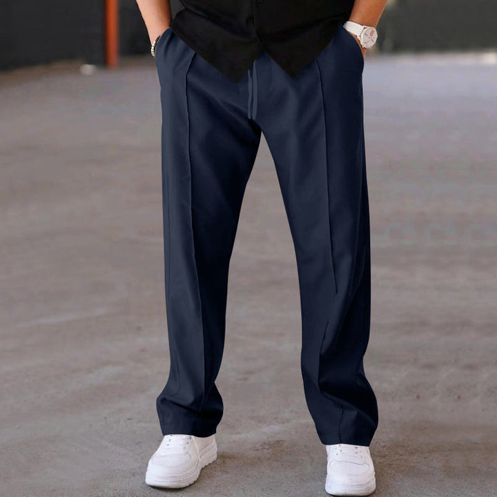 Herren elegante Freizeithose mit geradem Schnitt und klassischen Falten