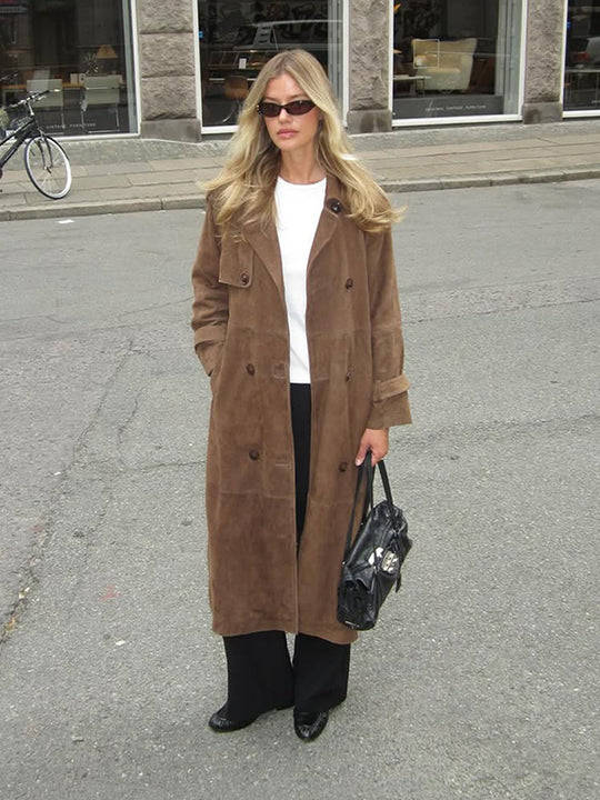 Damen Langer Wildleder‑Trenchcoat mit doppelreihiger Knopfleiste Nord Taschen