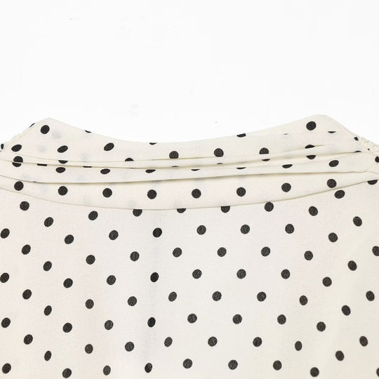 Damen Gepunktete Bluse mit V-Ausschnitt, Rüschen-Saum und Ballonärmeln Nord Taschen
