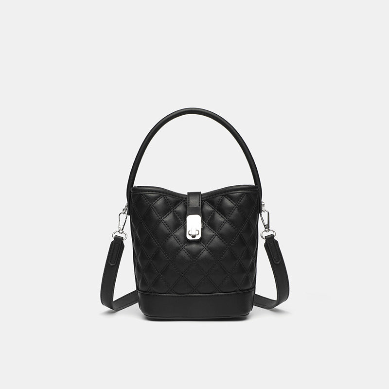 Damen Schultertasche mit quadratischem Korpus und glänzendem Steppmuster Nord Taschen