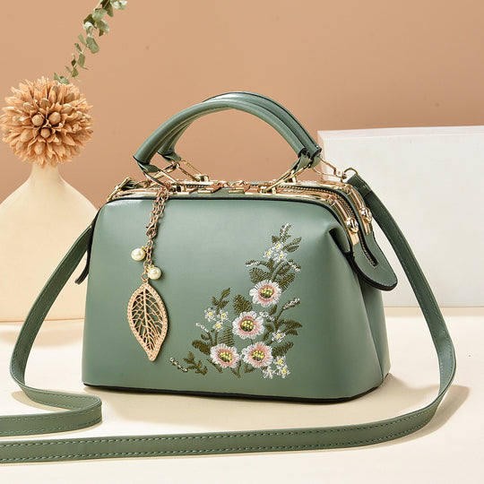 Damen Handtasche mit floralen Stickereien und abnehmbarem Tragegurt Nord Taschen