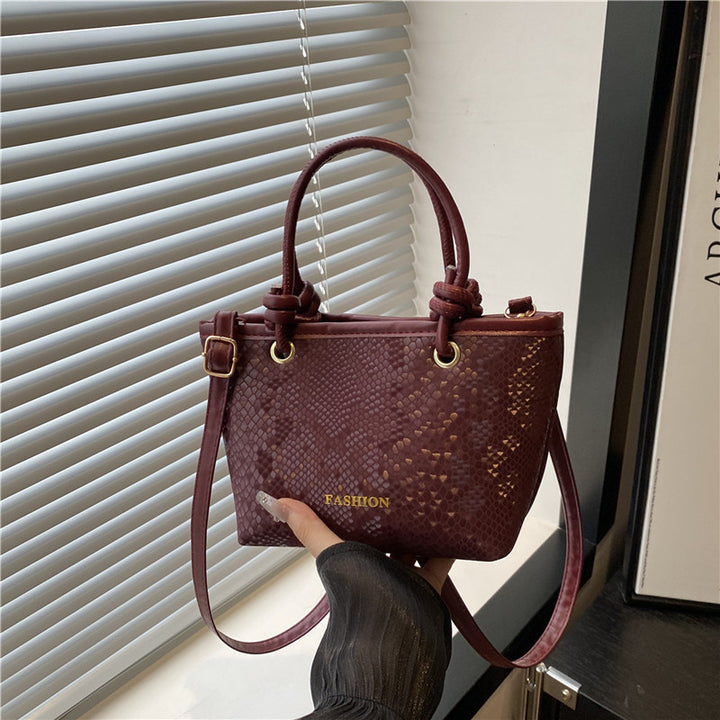Damen Handtasche aus hochwertigem Kunstleder im edlen Netzdesign Nord Taschen