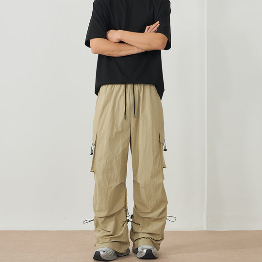 Herren Weite Nylon-Cargohose mit verstellbaren Saumkordeln und Tunnelzugbund Nord Taschen