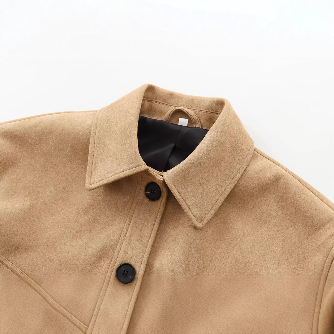 Damen Cropped-Boxy-Übergangsjacke in Veloursoptik mit Hemdkragen und aufgesetzten Taschen Nord Taschen