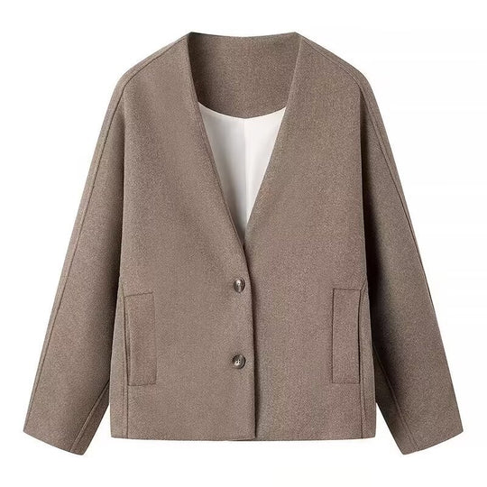 Damen Kurzjacke im Boxy‑Schnitt mit V‑Ausschnitt und Zwei‑Knopf‑Verschluss Nord Taschen