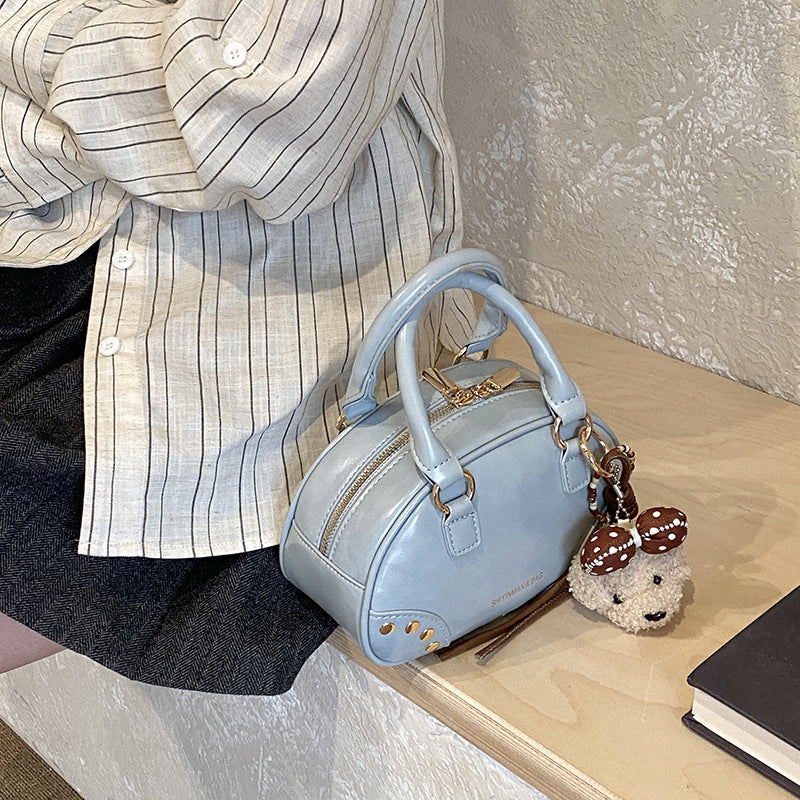 Damen Handtasche im eleganten Design mit abnehmbarem Schlüsselanhänger Nord Taschen