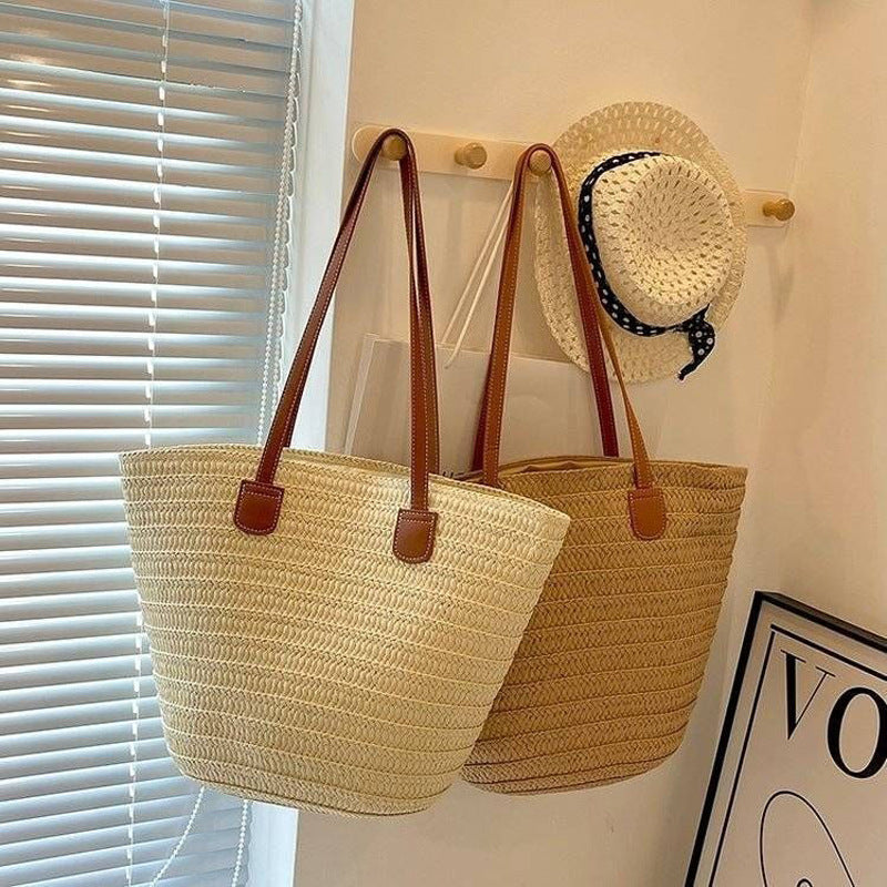 Damen Strandtasche mit geflochtenem Design und eleganten Ledergriffen Nord Taschen