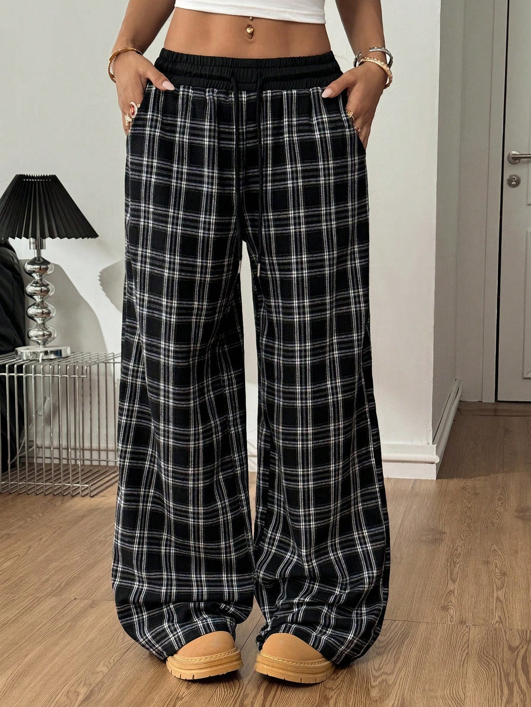 Damen Karierte Relax-Hose mit weitem Bein, Rippbund und Eingrifftaschen Nord Taschen