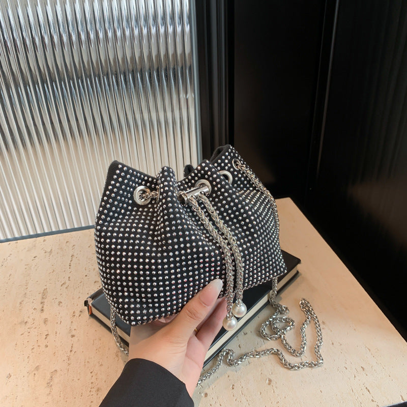 Damen elegante Beuteltasche mit glänzenden Strassdetails Nord Taschen