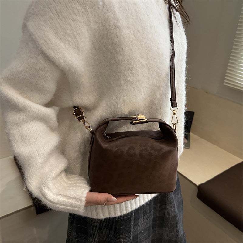 Damen Handtasche mit elegantem Leopardenmuster Nord Taschen