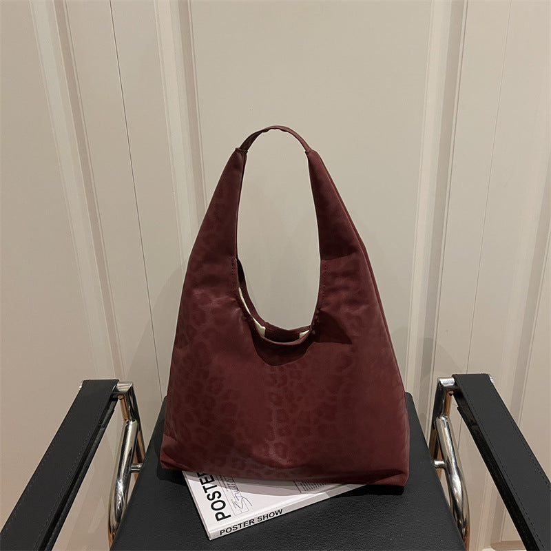 Damen modische Tote Bag mit auffälligem Trageriemen Nord Taschen