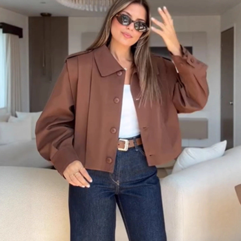 Damen Kurzboxy-Jacke mit Schulterpatten, kastiger Silhouette und geknöpfter Front Nord Taschen