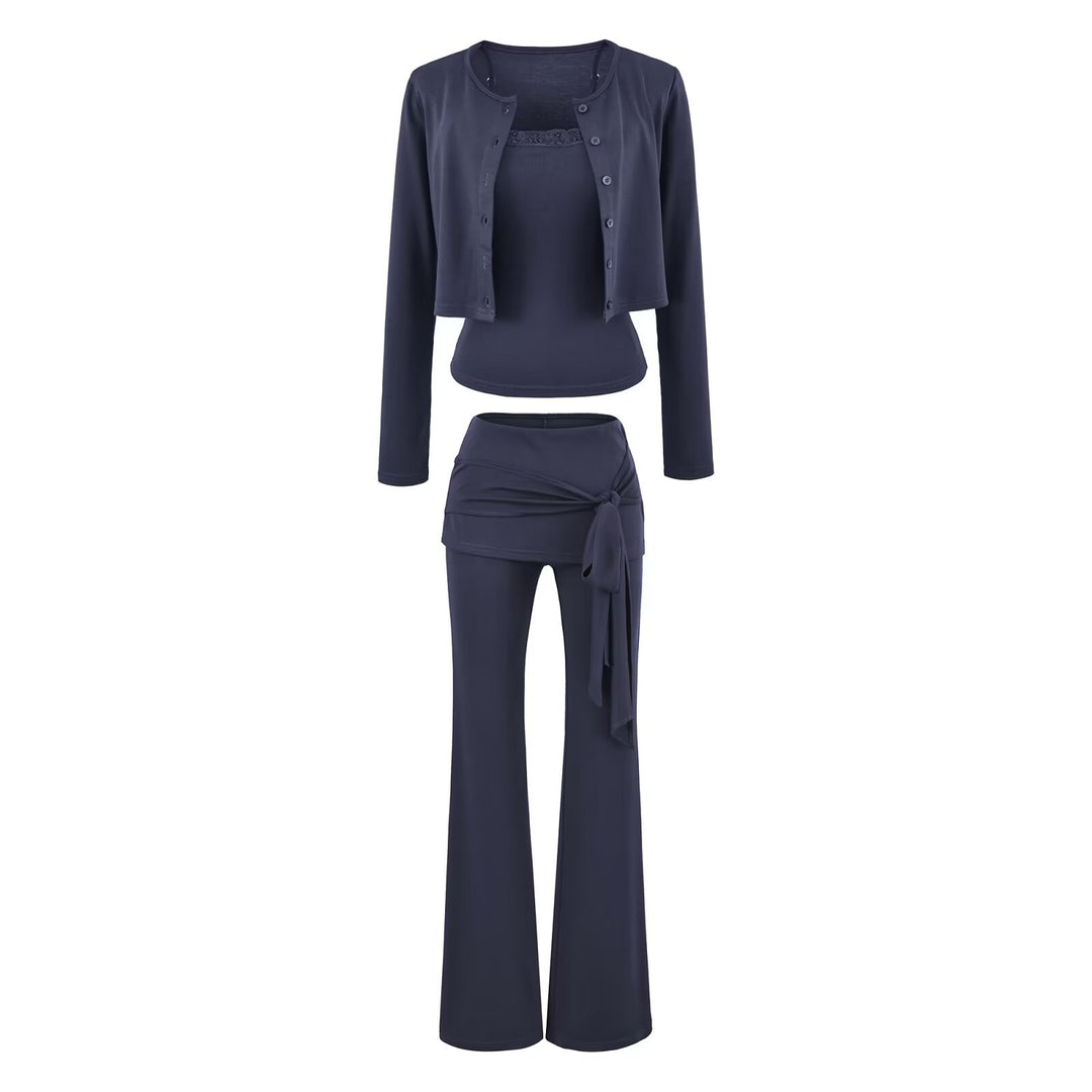 Damen dreiteiliges Lounge-Set mit kurzem Knopfcardigan, Spitzentop und Wickel-Schlaghose Nord Taschen