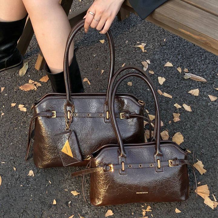 Damen elegante Schultertasche mit einzigartigem Goldakzent Nord Taschen