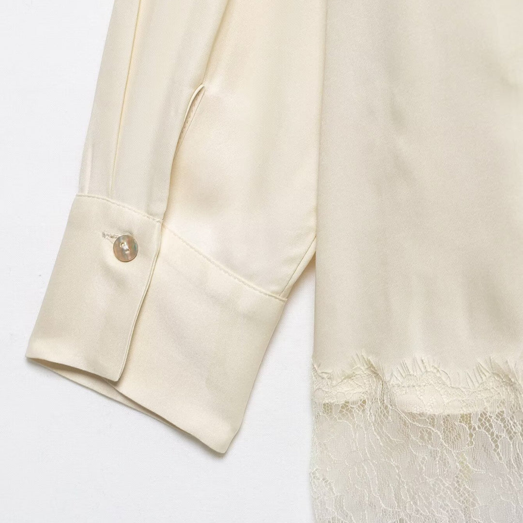 Damen Seidenähnliche Bluse mit verdeckter Knopfleiste und Spitzenbesatz Nord Taschen