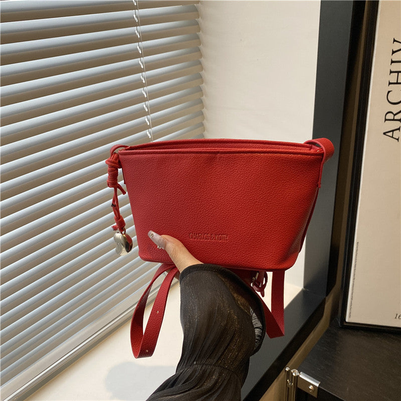 Damen kleine Umhängetasche mit strukturiertem Leder Nord Taschen
