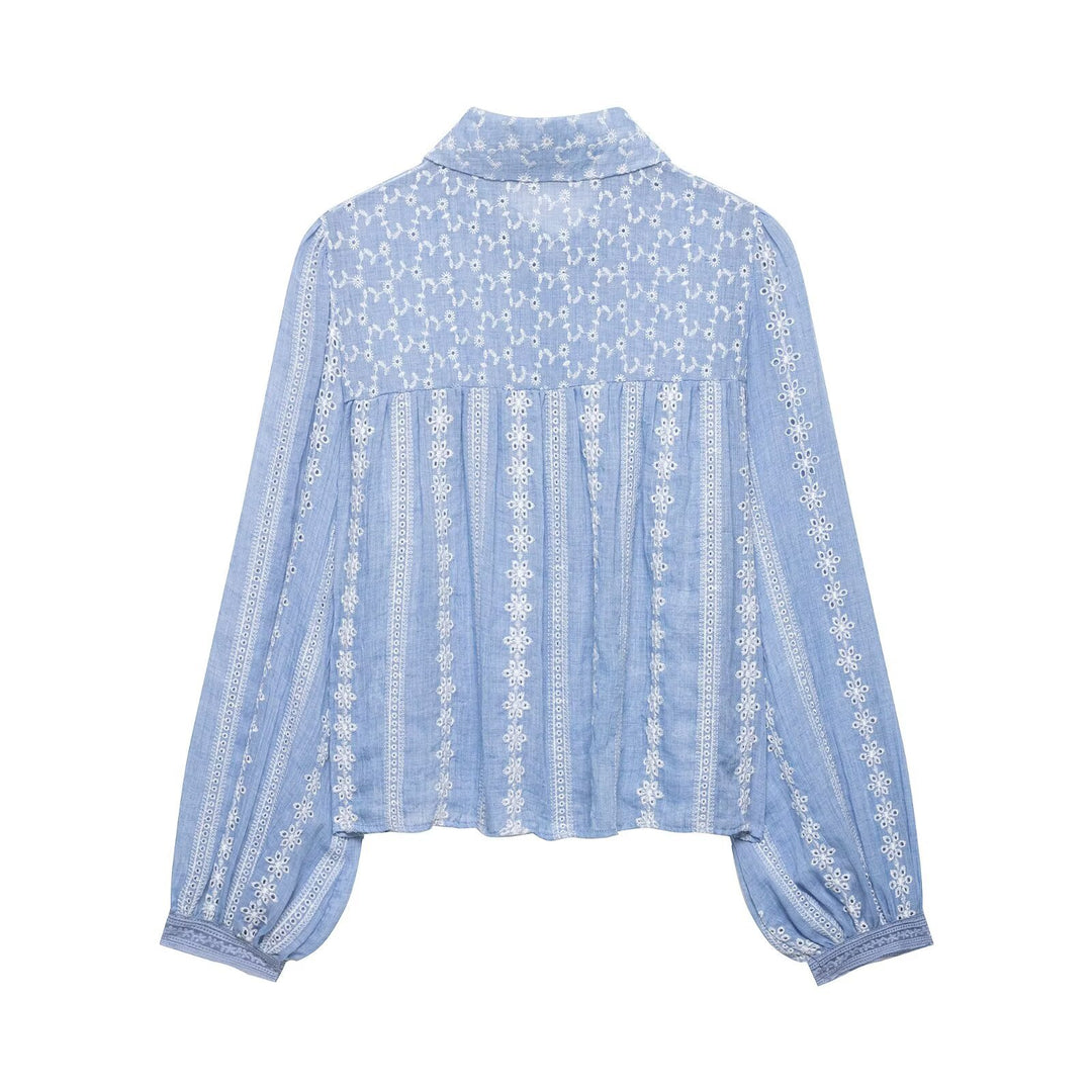 Damen Locker geschnittene Stickerei-Hemdbluse mit Broderie-Details, Knopfleiste und voluminösen Ballonärmeln Nord Taschen