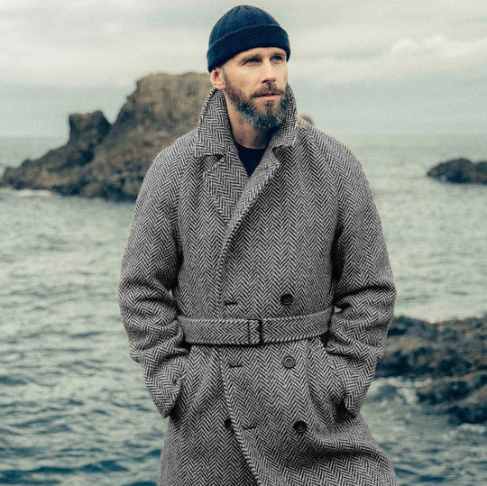 Herren Doppelreihiger Wollmix-Mantel mit Fischgrätstruktur und Taillengürtel Nord Taschen
