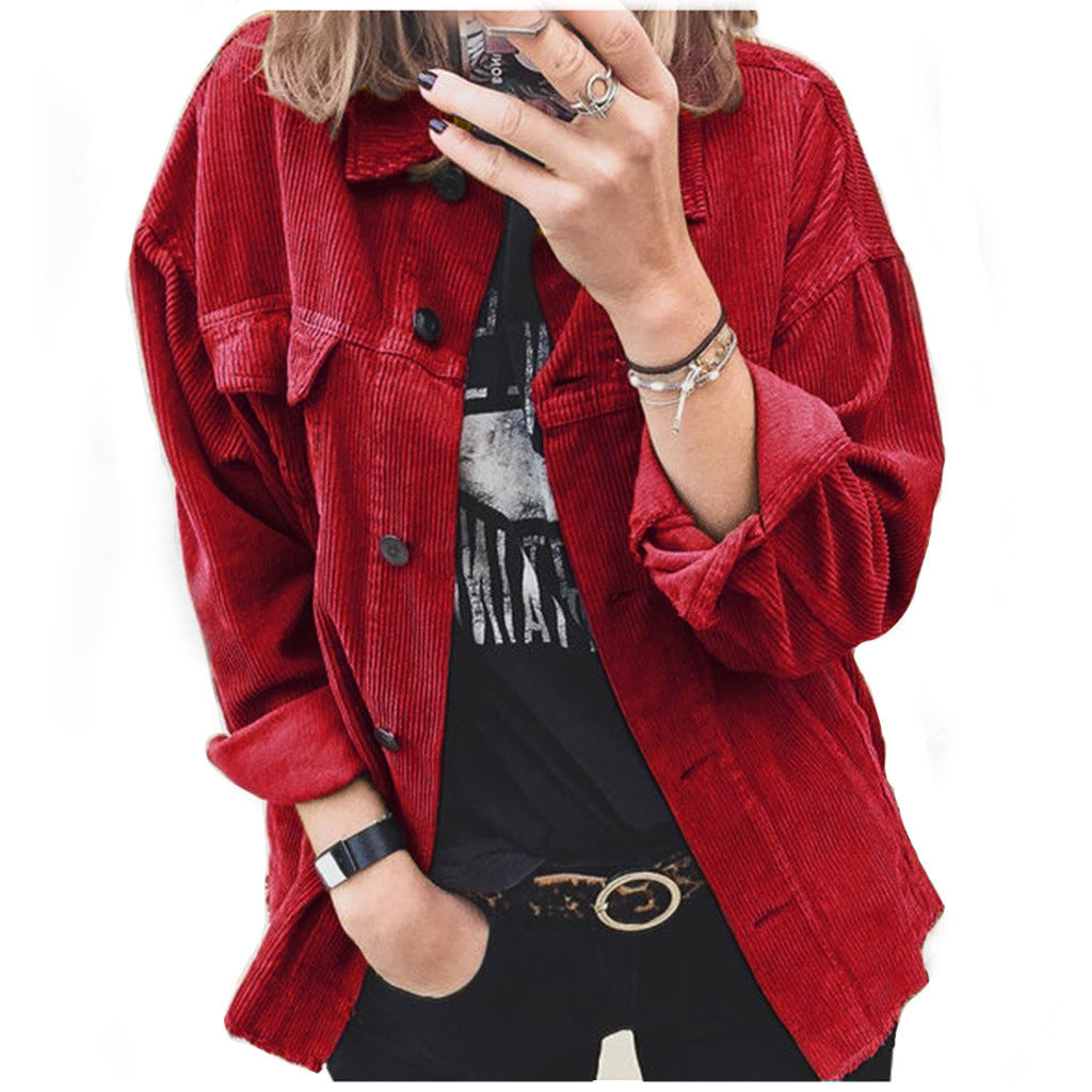Damen modische Cordjacke mit praktischen aufgesetzten Taschen und lässigem Schnitt