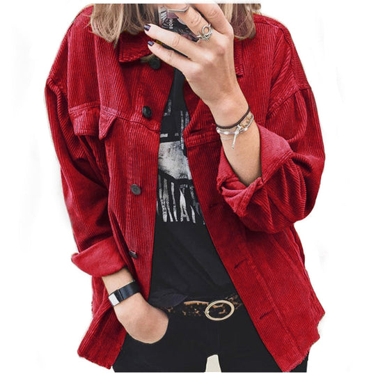 Damen modische Cordjacke mit praktischen aufgesetzten Taschen und lässigem Schnitt