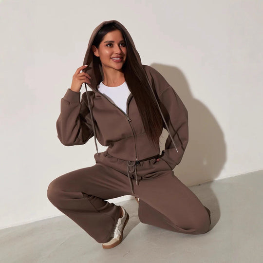 Damen kurzes Kapuzen-Zipshirt mit tailliertem Tunnelzug und weit geschnittene High-Waist-Loungehose Nord Taschen