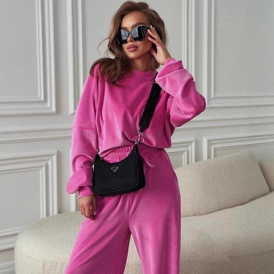 Damen luxuriöses Samt-Relax-Set mit Oversize-Crewneck und hochgeschnittener Gummibund-Jogger Nord Taschen