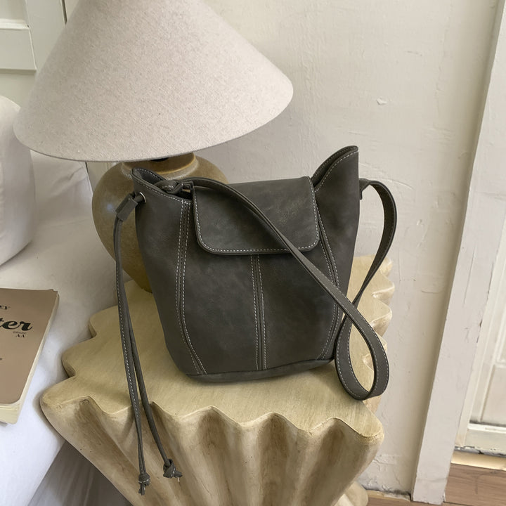 Damen Umhängetasche mit praktischem Kordelzug und weich strukturiertem Design Nord Taschen