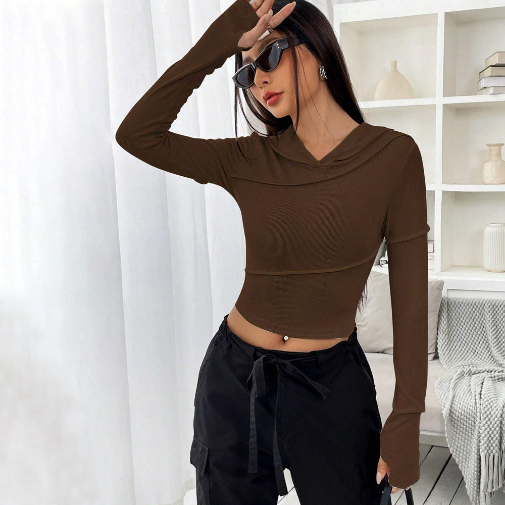 Damen geripptes Cropped-Longsleeve mit Kapuzenkragen, asymmetrischen Nähten und Trompetenärmeln Nord Taschen