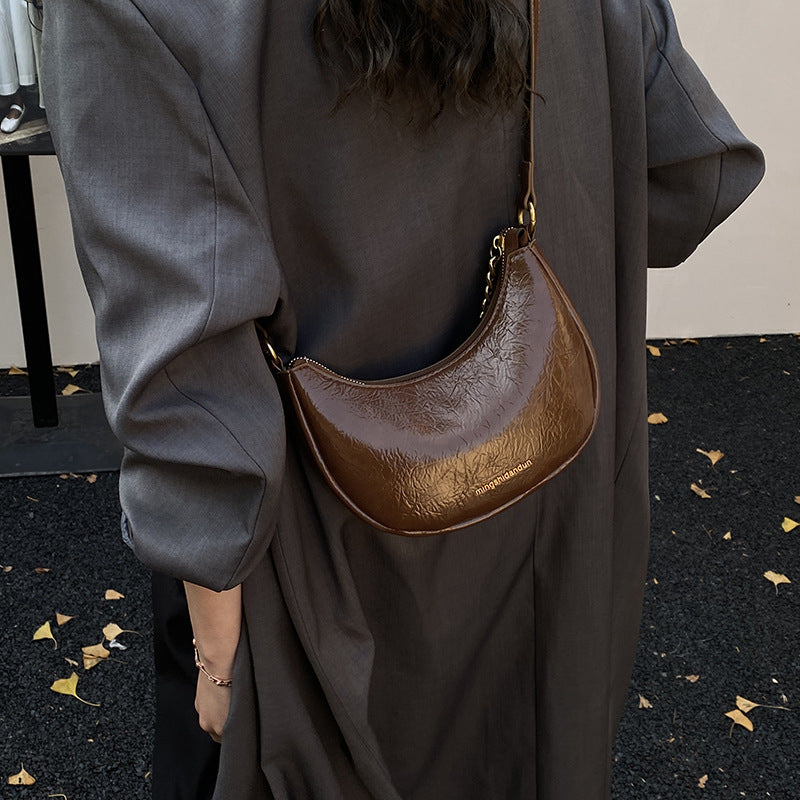 Damen elegante Umhängetasche mit Kettenakzent Nord Taschen
