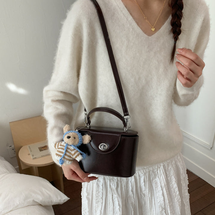 Damen Mini-Handtasche mit niedlichem Tieranhänger Nord Taschen