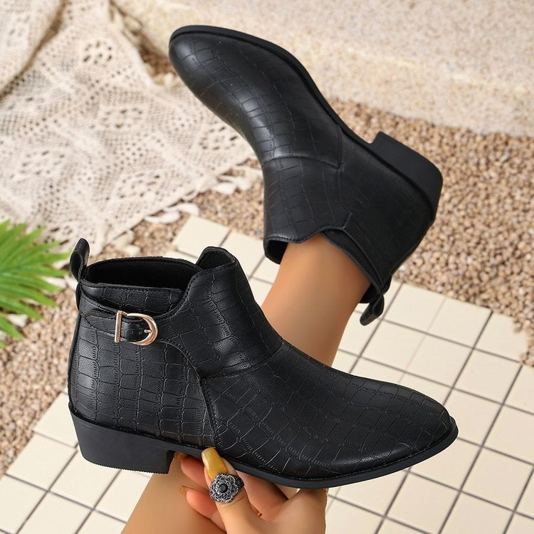 Damen Western-inspirierte Stiefelette mit spitzer Zehenpartie und dekorativer Metallschnalle Nord Taschen