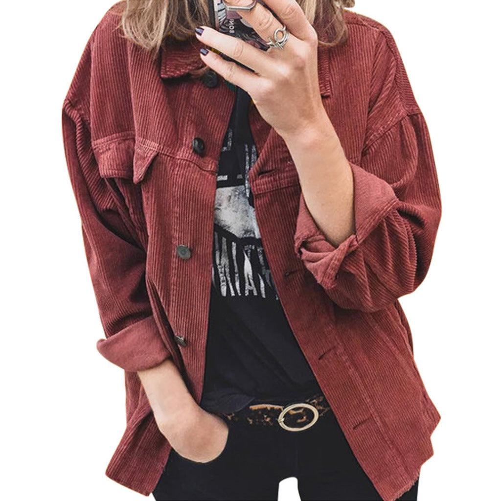 Damen modische Cordjacke mit praktischen aufgesetzten Taschen und lässigem Schnitt