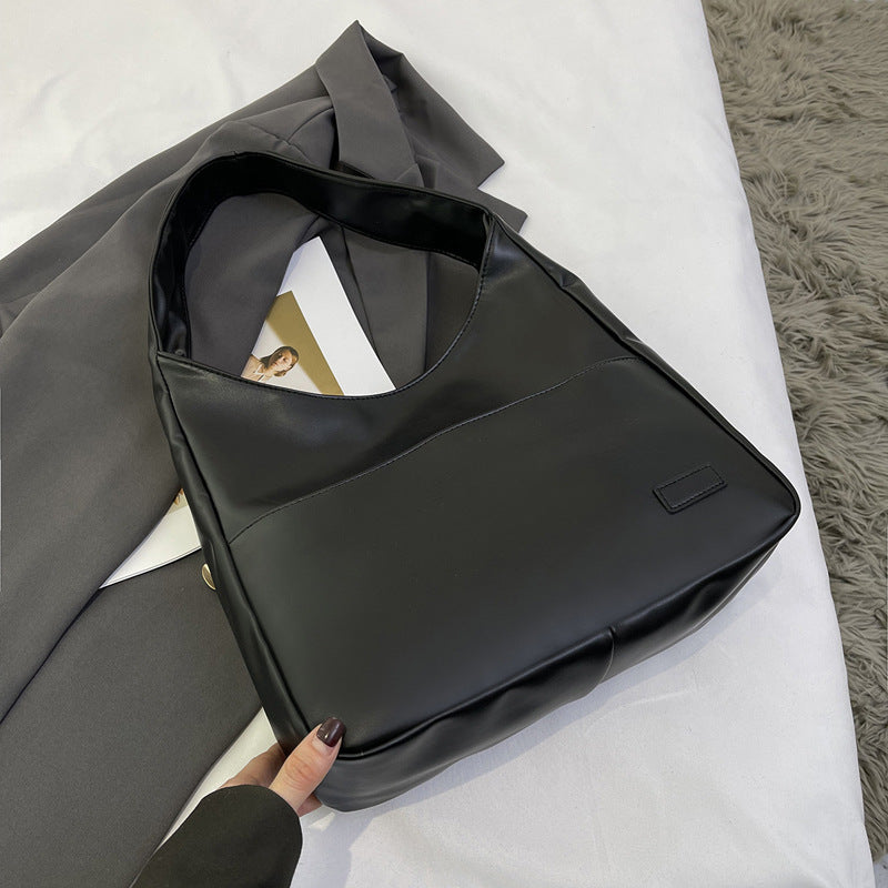 Damen Hobo-Tasche aus hochwertigem, geschmeidigem Kunstleder mit vielseitigen Trageoptionen Nord Taschen