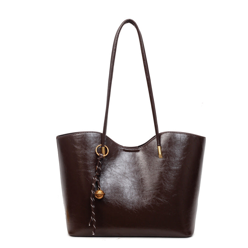 Damen elegante Shopper-Tasche mit dekorativem Anhänger Nord Taschen