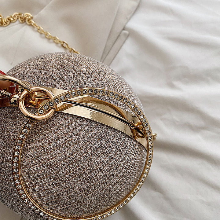 Damen elegante Clutch mit hochwertigem Ringakzent Nord Taschen