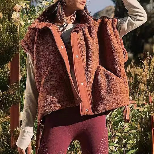 Damen Oversized Teddyweste mit Stehkragen, Druckknopfverschluss und Tunnelzug Nord Taschen