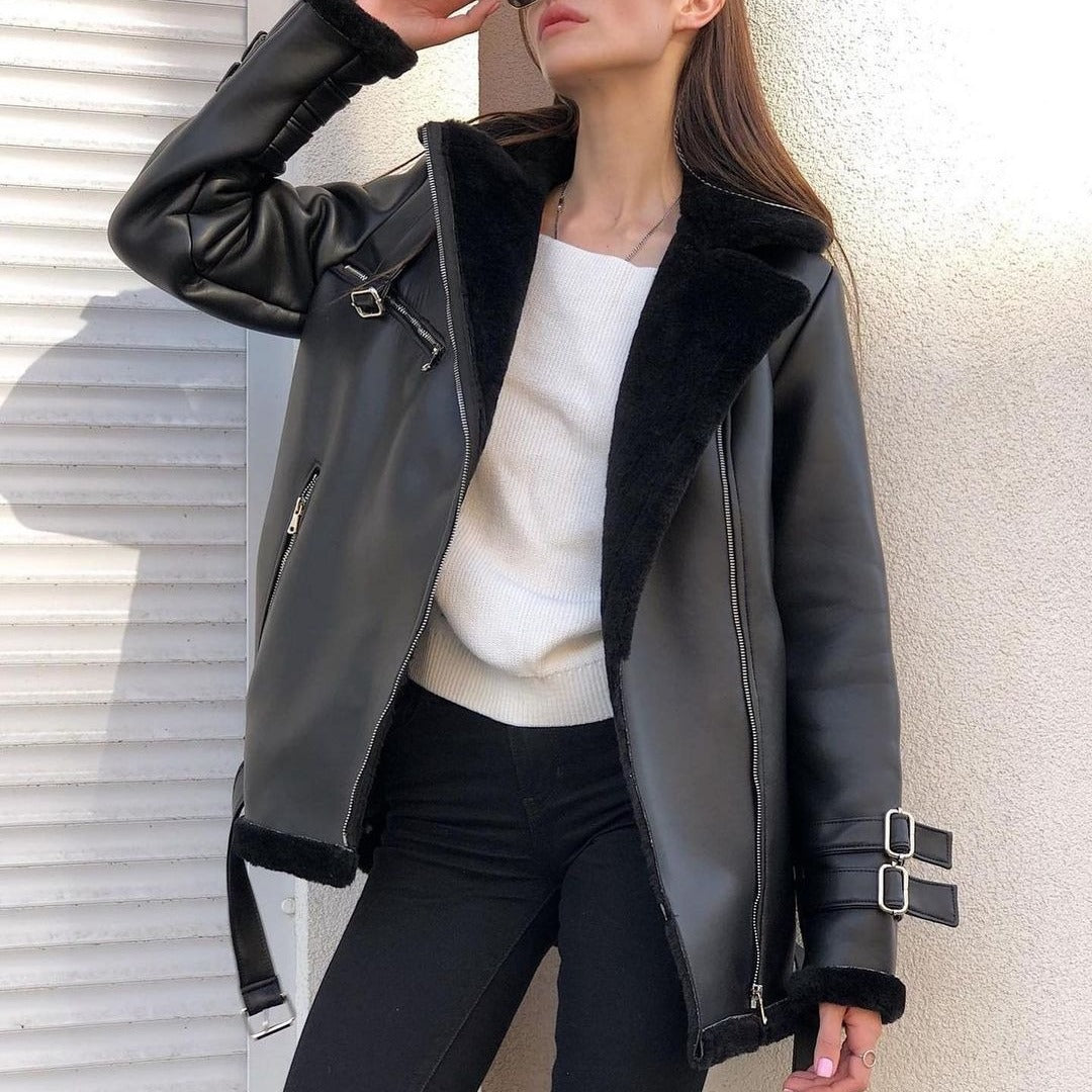 Damen Oversized Kunstleder-Fliegerjacke mit Teddyfell-Futter und Schnallen Nord Taschen