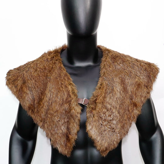 Herren historisch inspiriertes Kunstfell‑Schultercape mit Lederriemen Nord Taschen