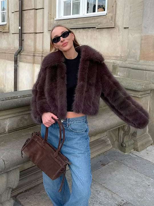 Damen Kurze Cropped-Kunstpelzjacke mit voluminösem Schalkragen und kastiger Silhouette Nord Taschen