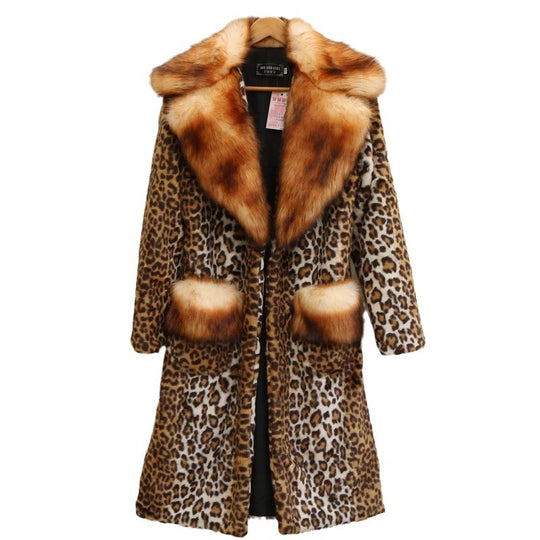 Damen Langer Kunstfellmantel im Leopardprint mit großem Pelzkragen und Taschenbesatz Nord Taschen
