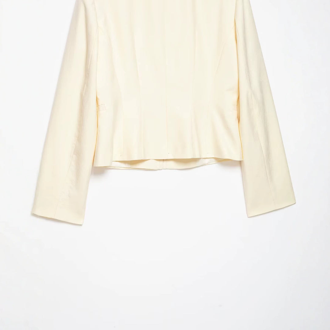 Damen Cropped Militärblazer mit Stehkragen, Zierstreifen und goldenen Statementknöpfen Nord Taschen