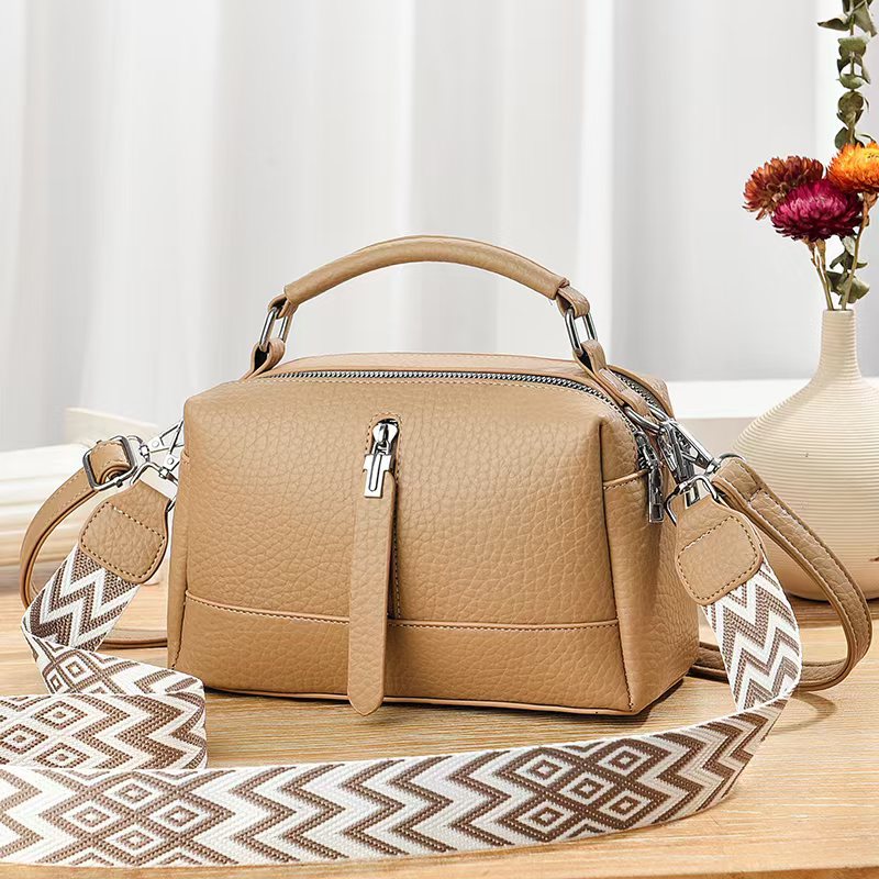 Damen Handtasche mit abnehmbarem, dekorativem Gurt Nord Taschen