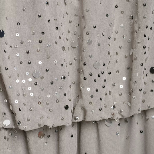 Damen Fließendes Chiffon-Minikleid mit Carmen-Ausschnitt, Volants und Pailletten Nord Taschen