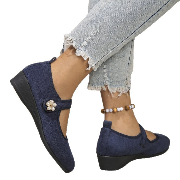 Damen Mokassin-Schuhe mit elegantem Riemen und zeitloser Blütenapplikation Nord Taschen