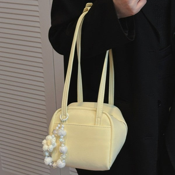 Damen modische Handtasche mit einzigartigem Blumenanhänger Nord Taschen