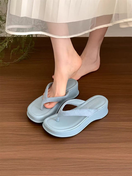 Damen trendige Wedge-Zehentrenner mit elegantem Obermaterial