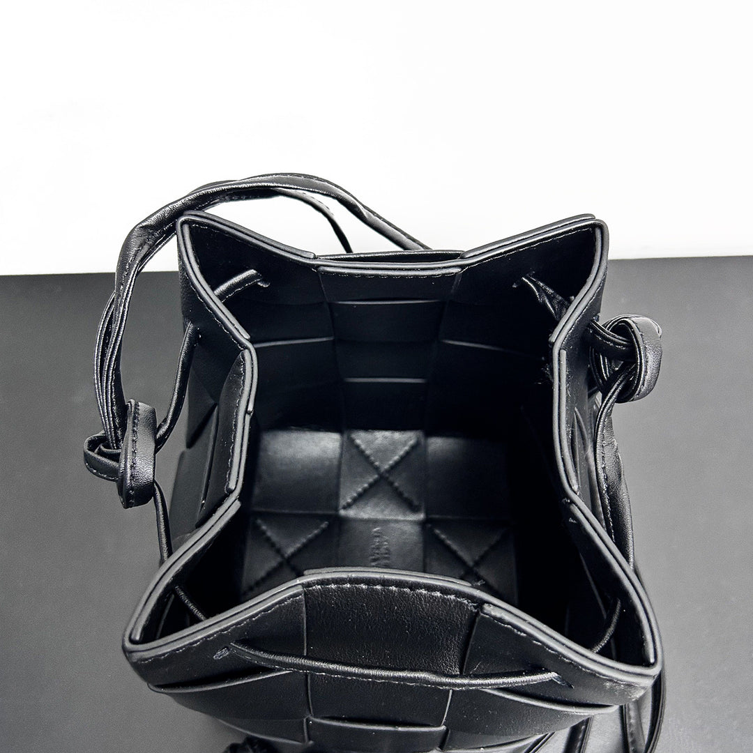 Damen Handtasche im modernen Woven-Design von Nord Taschen