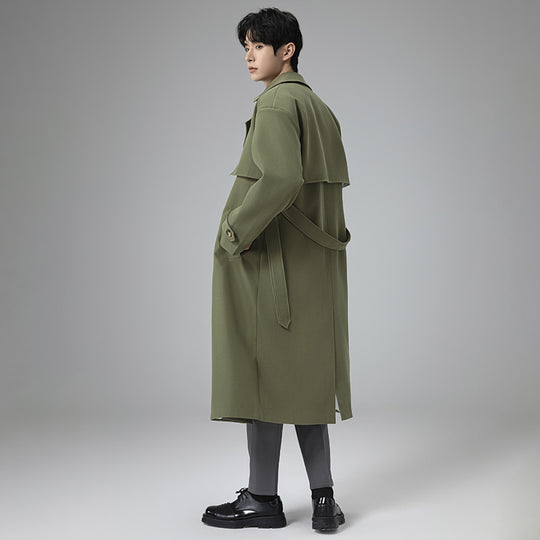 Herren Trenchcoat im minimalistischen Doppelreiher mit breitem Schalkragen und Taillengürtel Nord Taschen