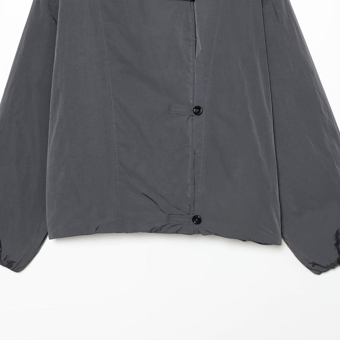 Damen Leichte Cropped Nylonjacke mit hohem Funnelkragen, Oversize-Schnitt und elastischen Bündchen Nord Taschen