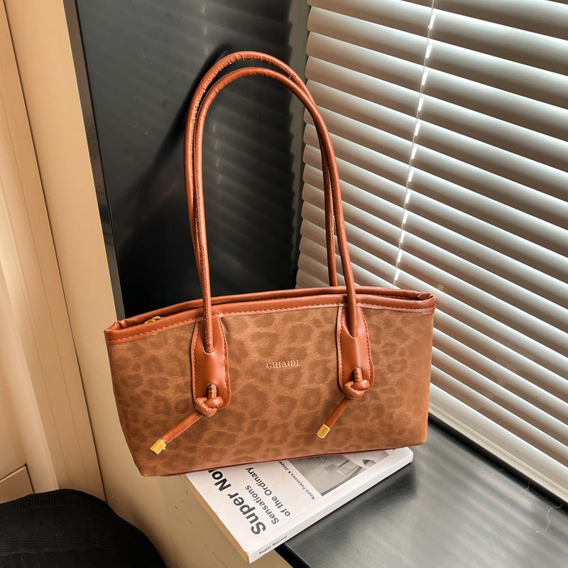 Damen elegante Schultertasche mit modernem Zipper-Design Nord Taschen